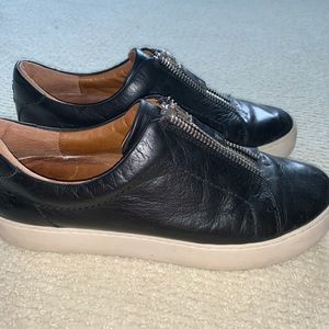 frye black leather sneakers
